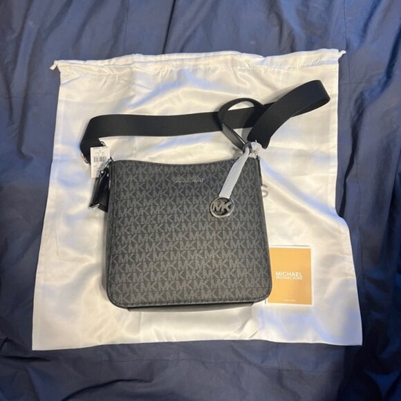 MICHAEL KORS CROSSBODY NWT | Dust Bag and retail store bag included. - Picture 2 of 16
